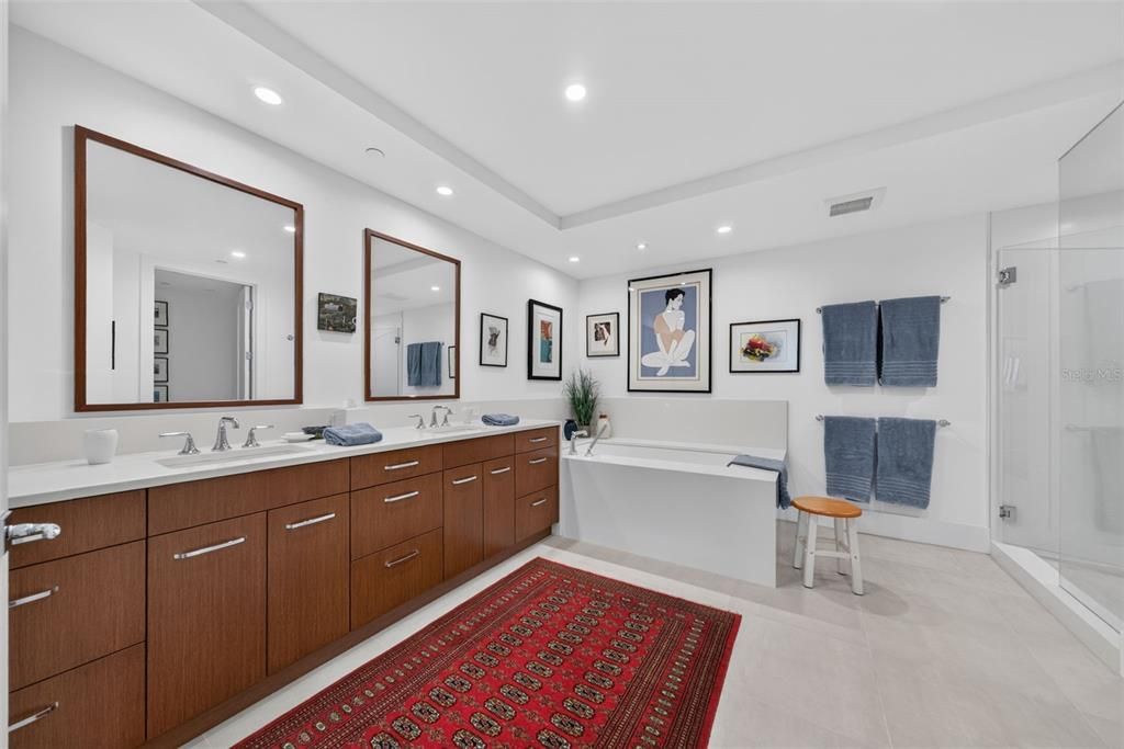 For Sale: $2,650,000 (3 beds, 3 baths, 2985 Square Feet)