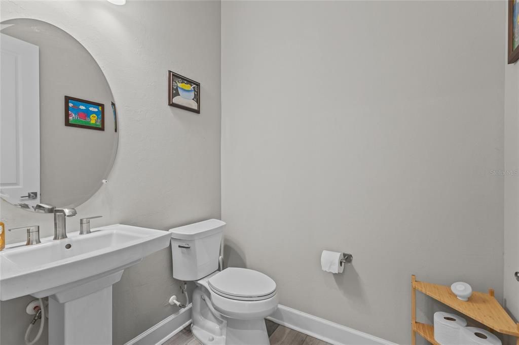 For Sale: $1,095,000 (5 beds, 4 baths, 4404 Square Feet)