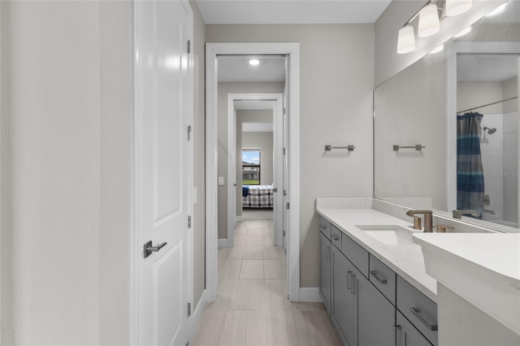 For Sale: $1,095,000 (5 beds, 4 baths, 4404 Square Feet)