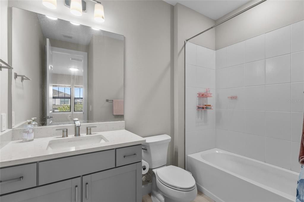 For Sale: $1,095,000 (5 beds, 4 baths, 4404 Square Feet)