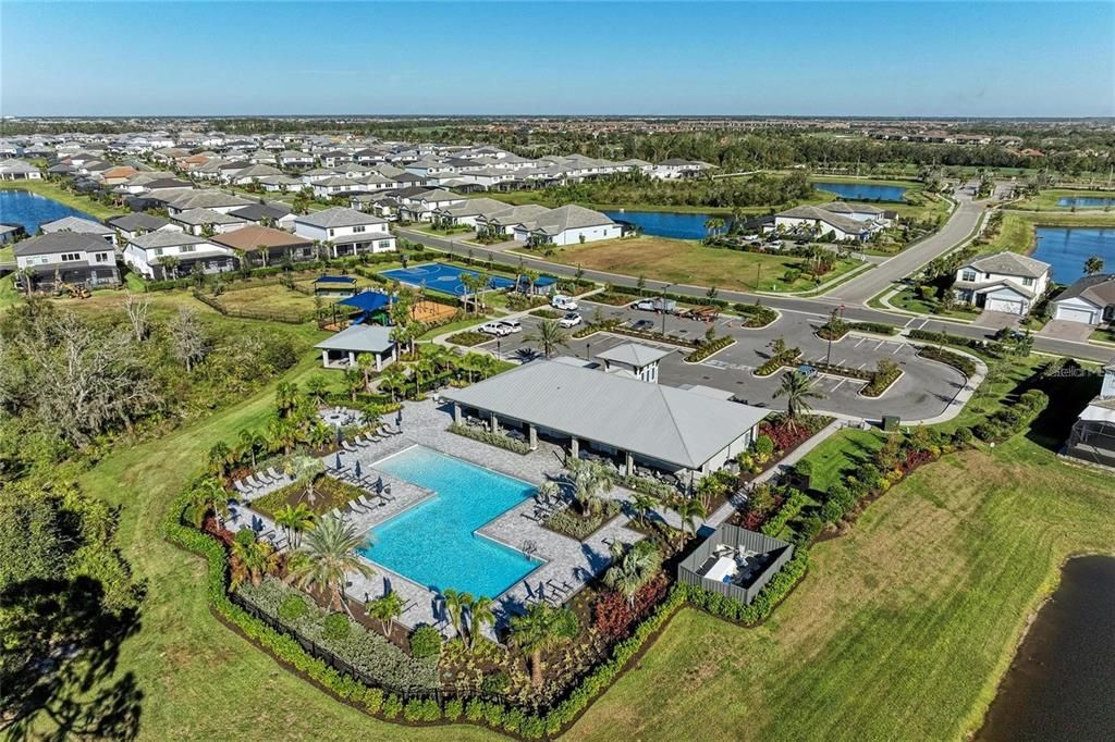 For Sale: $1,095,000 (5 beds, 4 baths, 4404 Square Feet)