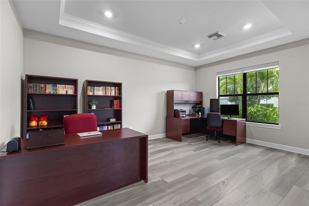 For Sale: $1,095,000 (5 beds, 4 baths, 4404 Square Feet)