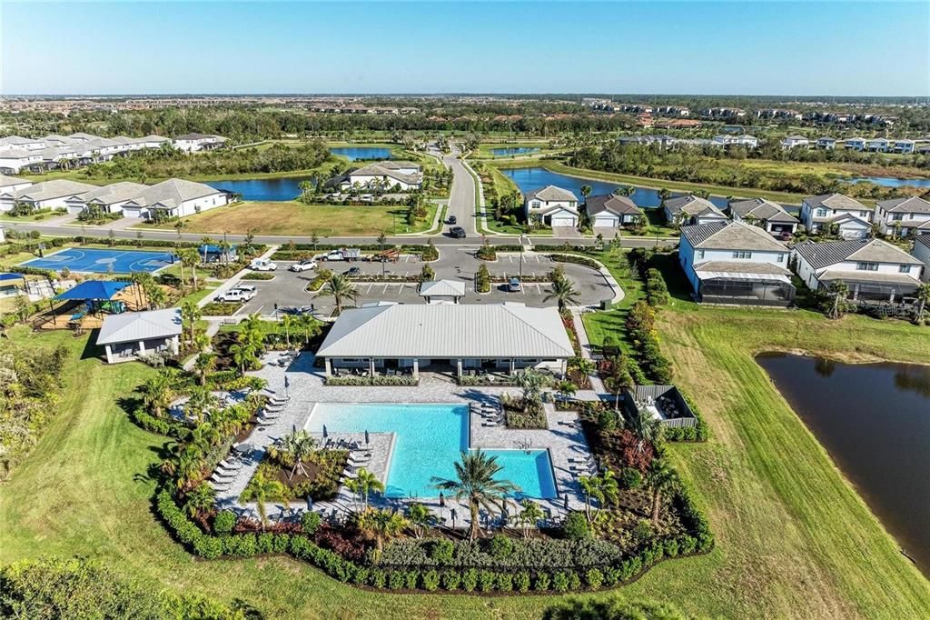 For Sale: $1,095,000 (5 beds, 4 baths, 4404 Square Feet)