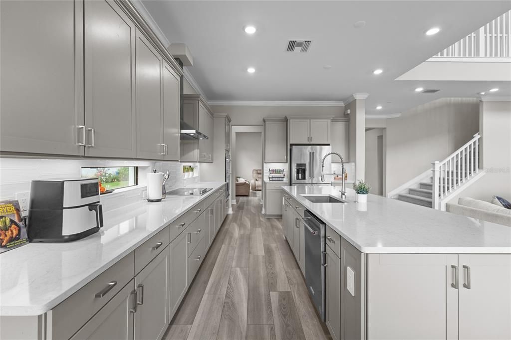 For Sale: $1,095,000 (5 beds, 4 baths, 4404 Square Feet)