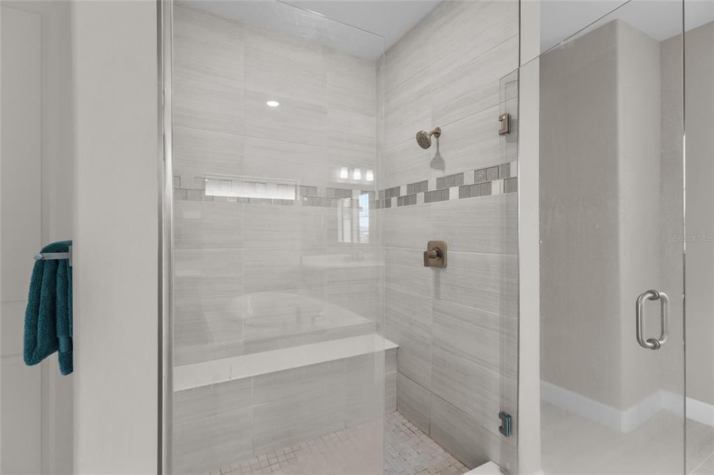 For Sale: $1,095,000 (5 beds, 4 baths, 4404 Square Feet)