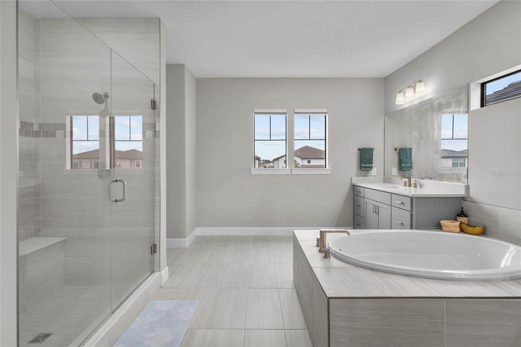 For Sale: $1,095,000 (5 beds, 4 baths, 4404 Square Feet)