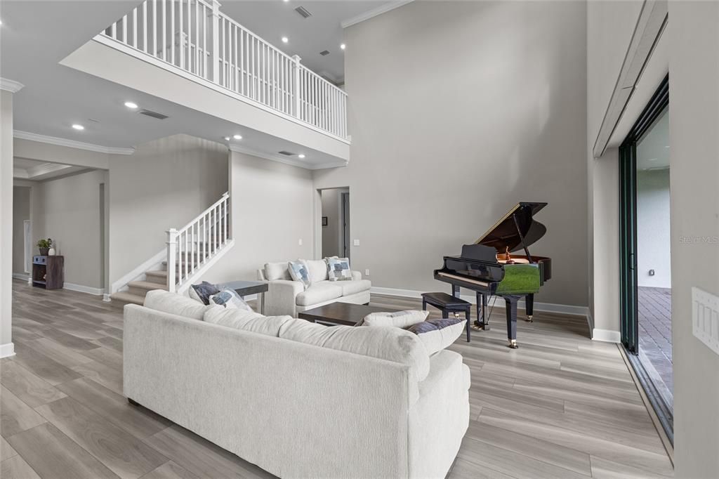 For Sale: $1,095,000 (5 beds, 4 baths, 4404 Square Feet)