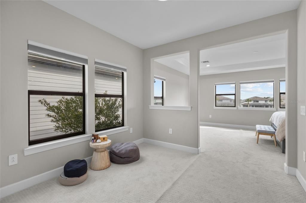 For Sale: $1,095,000 (5 beds, 4 baths, 4404 Square Feet)