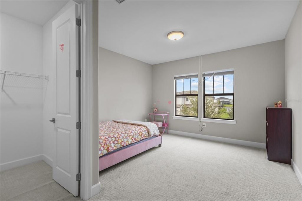 For Sale: $1,095,000 (5 beds, 4 baths, 4404 Square Feet)