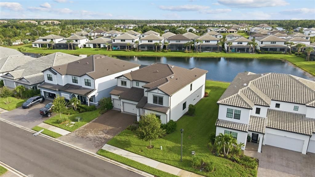 For Sale: $1,095,000 (5 beds, 4 baths, 4404 Square Feet)