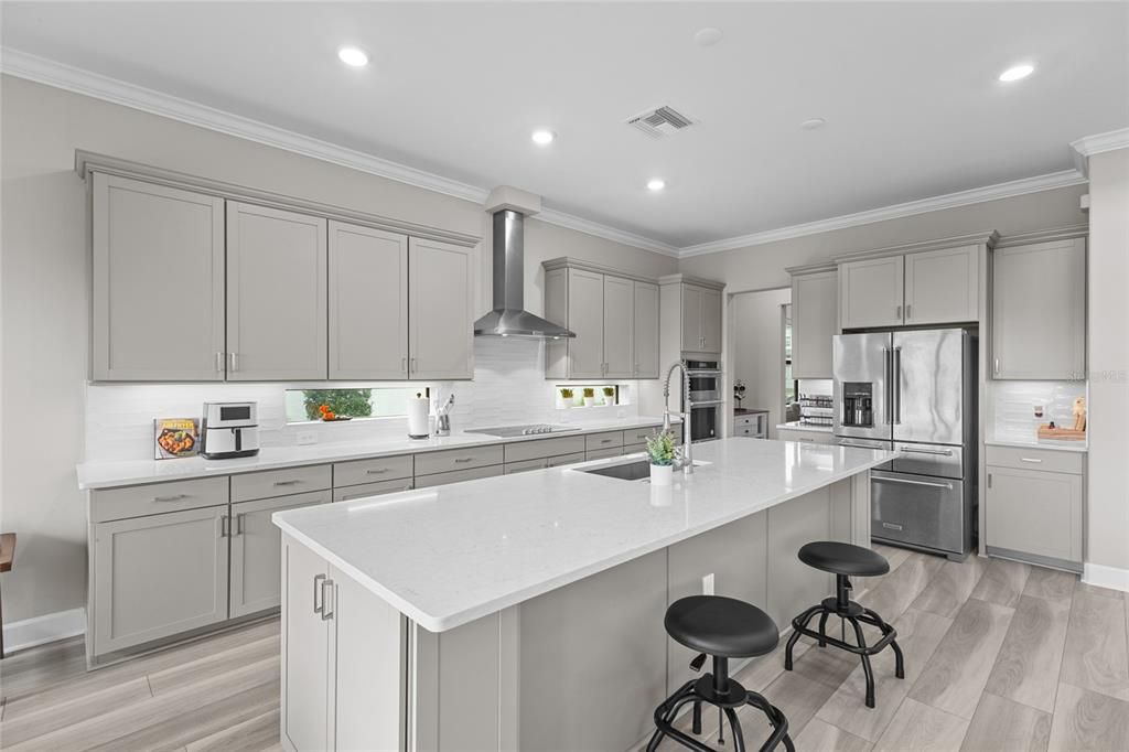 For Sale: $1,095,000 (5 beds, 4 baths, 4404 Square Feet)