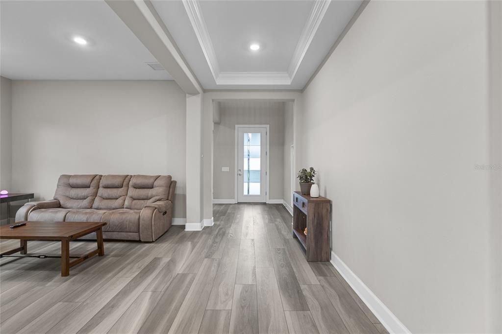 For Sale: $1,095,000 (5 beds, 4 baths, 4404 Square Feet)