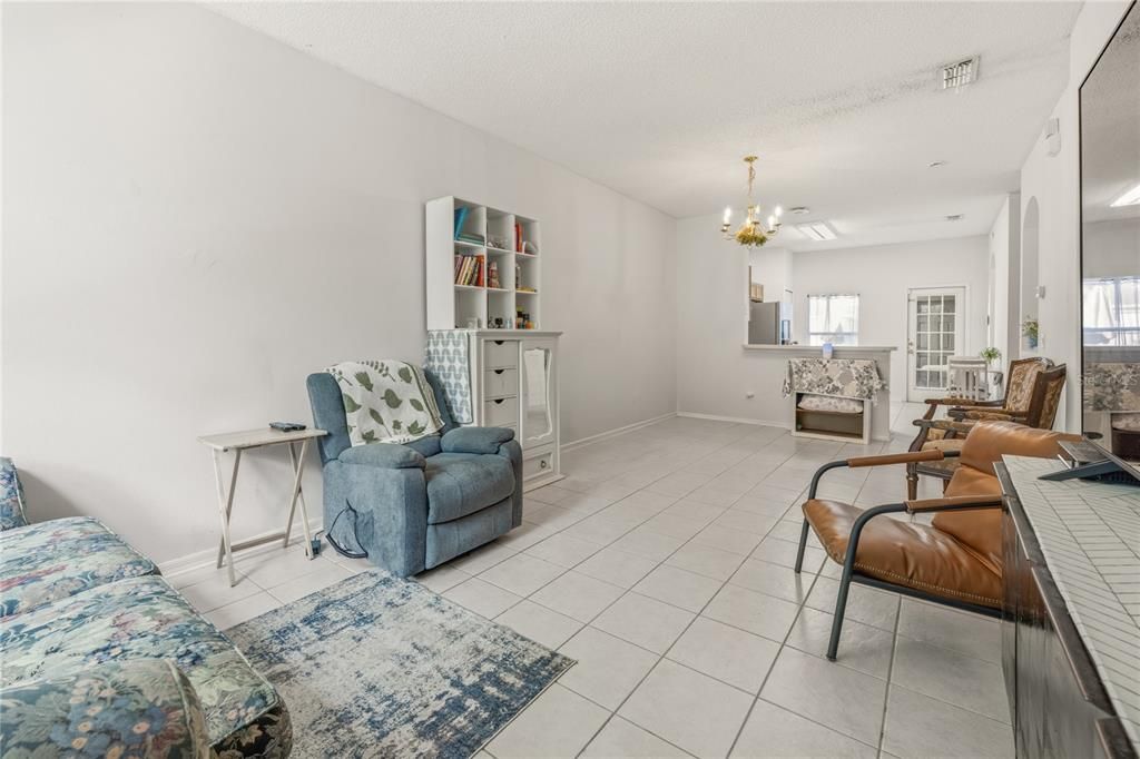 For Sale: $350,000 (3 beds, 2 baths, 1376 Square Feet)