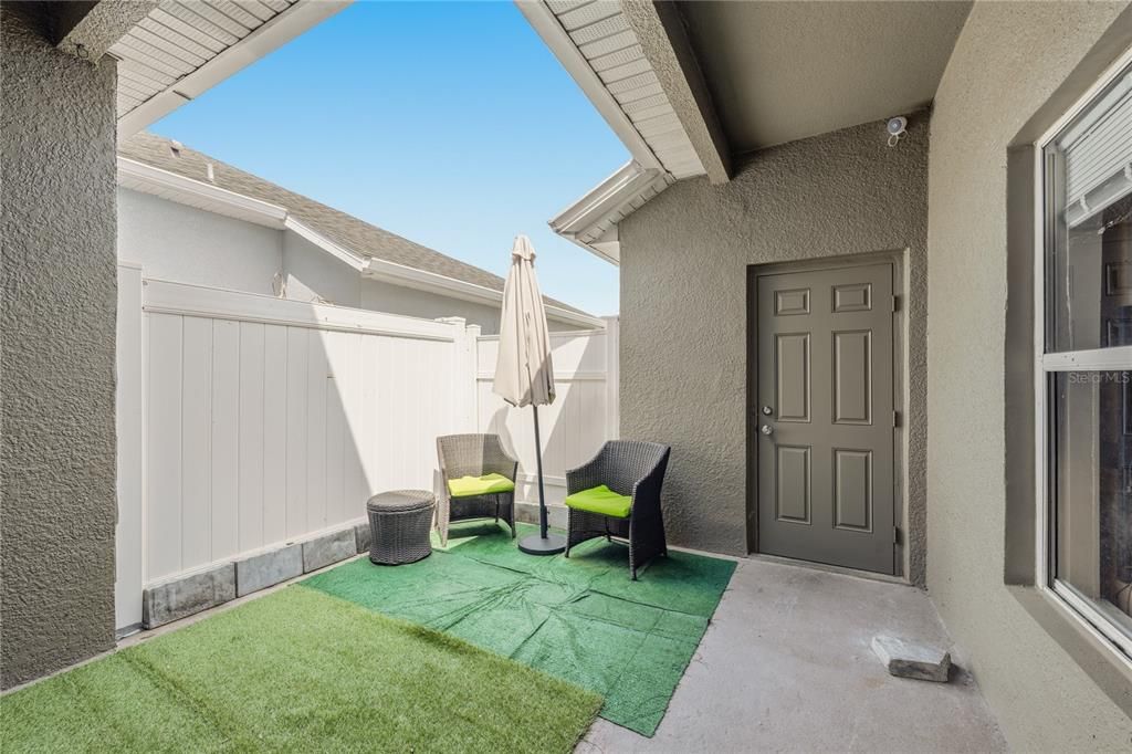 For Sale: $350,000 (3 beds, 2 baths, 1376 Square Feet)