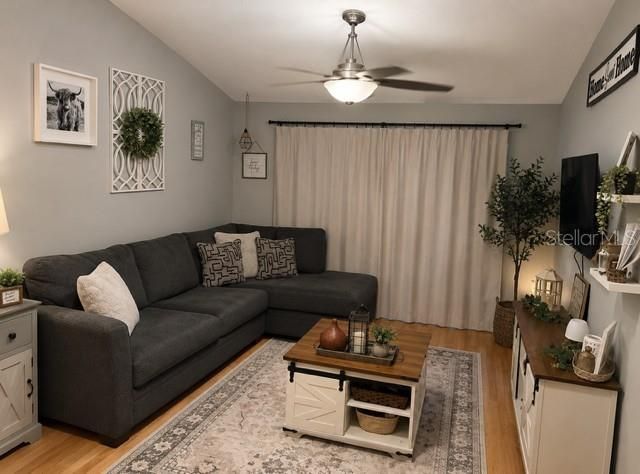 В аренду: $1,850 (3 спален, 2 ванн, 1214 Квадратных фут)