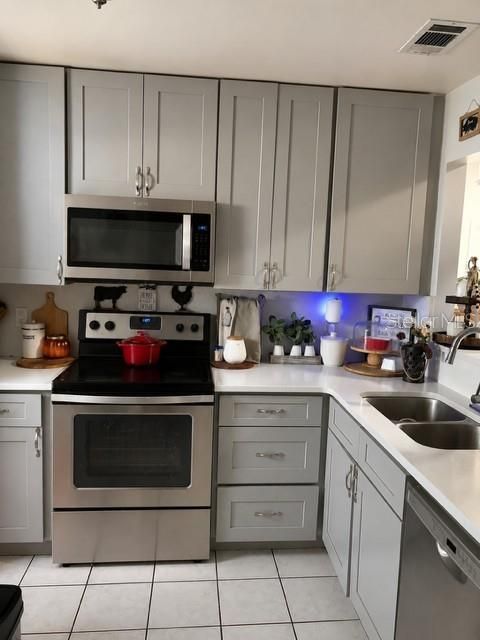 В аренду: $1,850 (3 спален, 2 ванн, 1214 Квадратных фут)