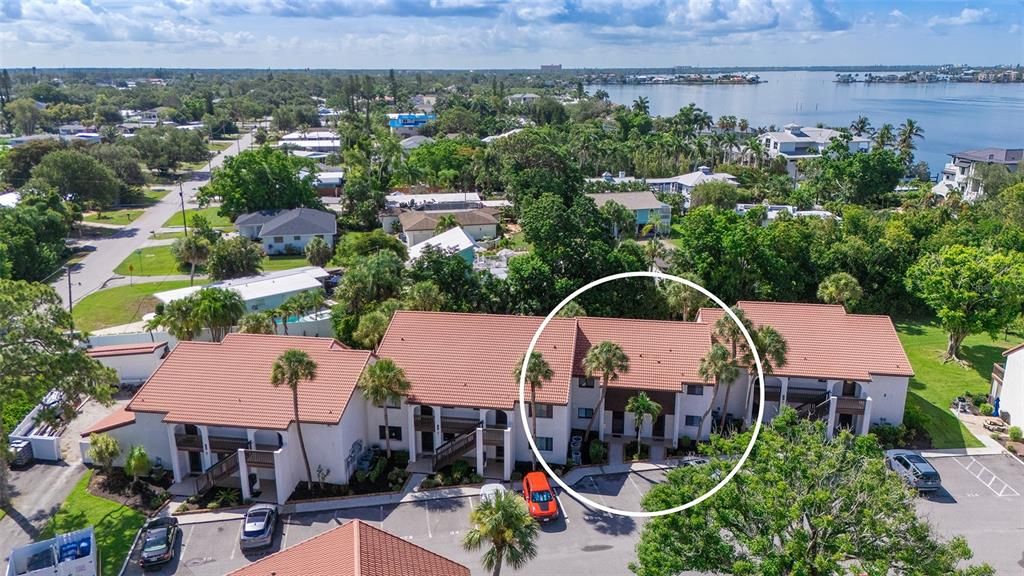 For Sale: $373,750 (2 beds, 1 baths, 1036 Square Feet)