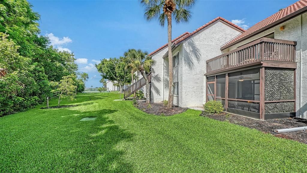 For Sale: $373,750 (2 beds, 1 baths, 1036 Square Feet)