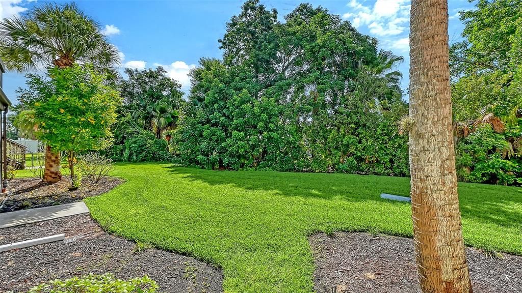 For Sale: $373,750 (2 beds, 1 baths, 1036 Square Feet)