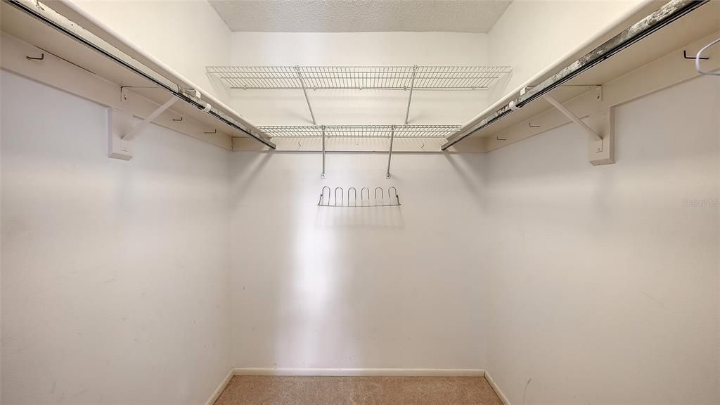 For Sale: $373,750 (2 beds, 1 baths, 1036 Square Feet)