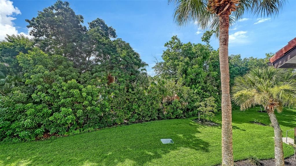 For Sale: $373,750 (2 beds, 1 baths, 1036 Square Feet)