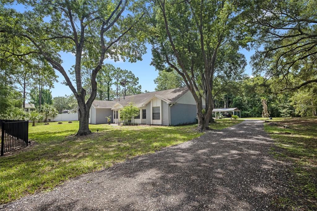 En Venta: $2,500,000 (0.91 acres)