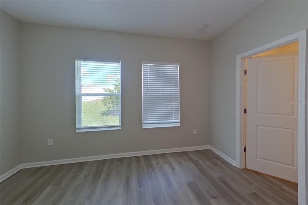 For Rent: $2,169 (4 beds, 2 baths, 1999 Square Feet)