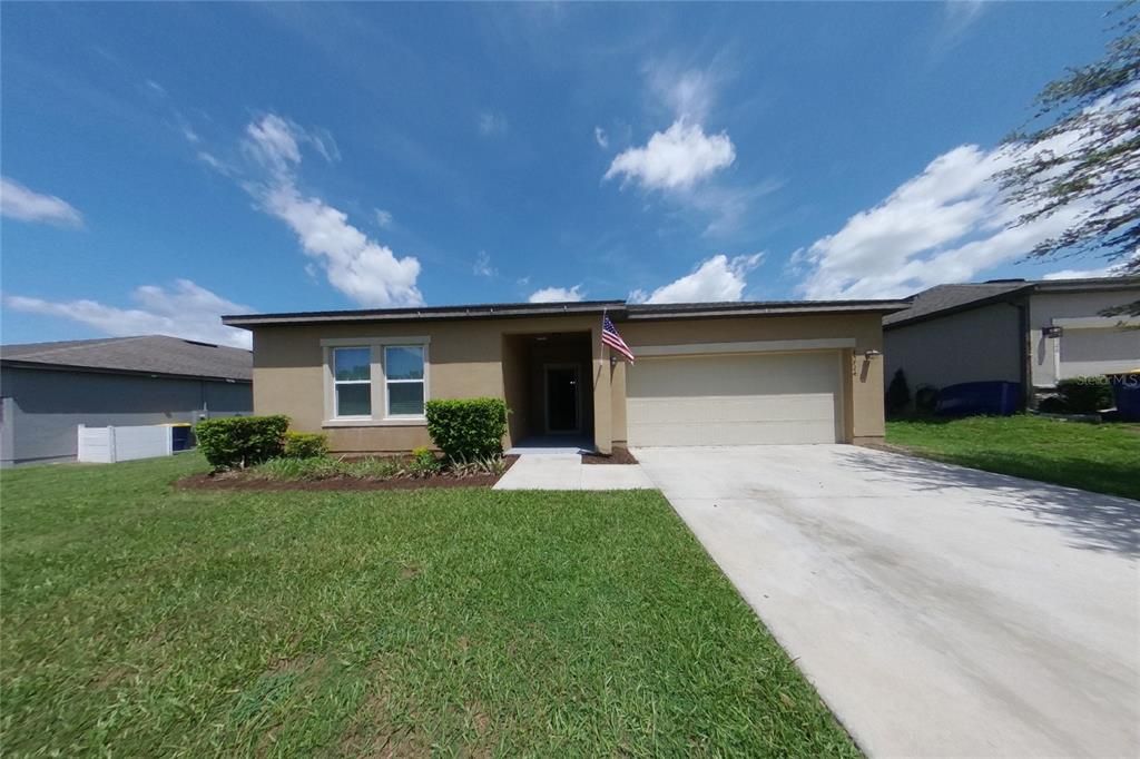 For Rent: $2,169 (4 beds, 2 baths, 1999 Square Feet)