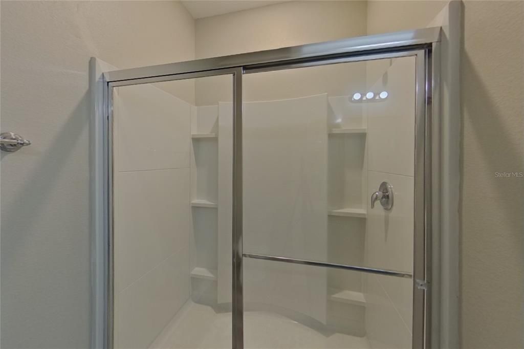 For Rent: $2,169 (4 beds, 2 baths, 1999 Square Feet)