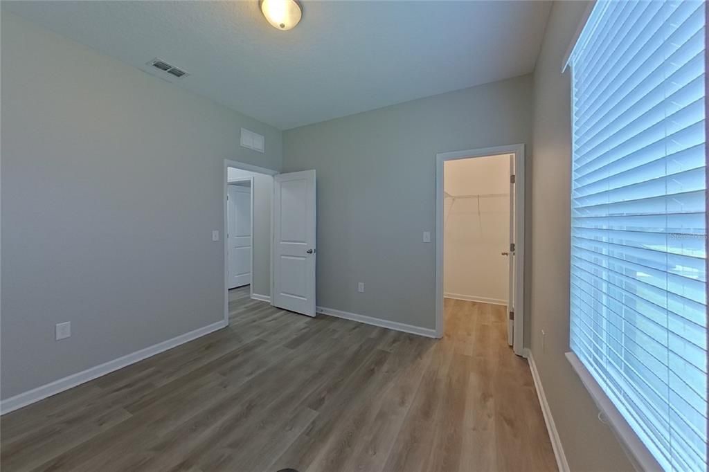 For Rent: $2,169 (4 beds, 2 baths, 1999 Square Feet)