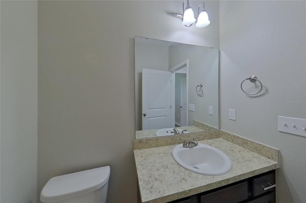 For Rent: $2,169 (4 beds, 2 baths, 1999 Square Feet)