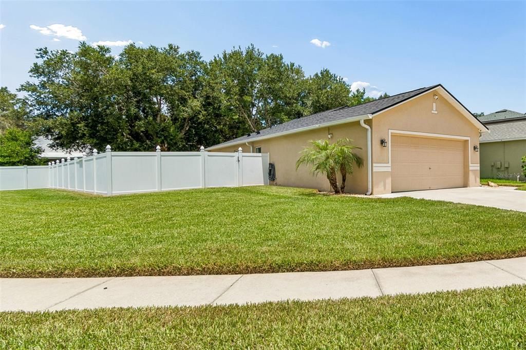 For Sale: $349,900 (3 beds, 2 baths, 1139 Square Feet)