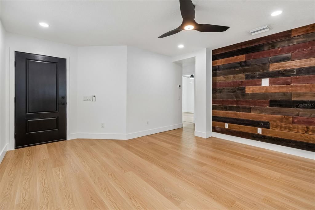 For Sale: $349,900 (3 beds, 2 baths, 1139 Square Feet)