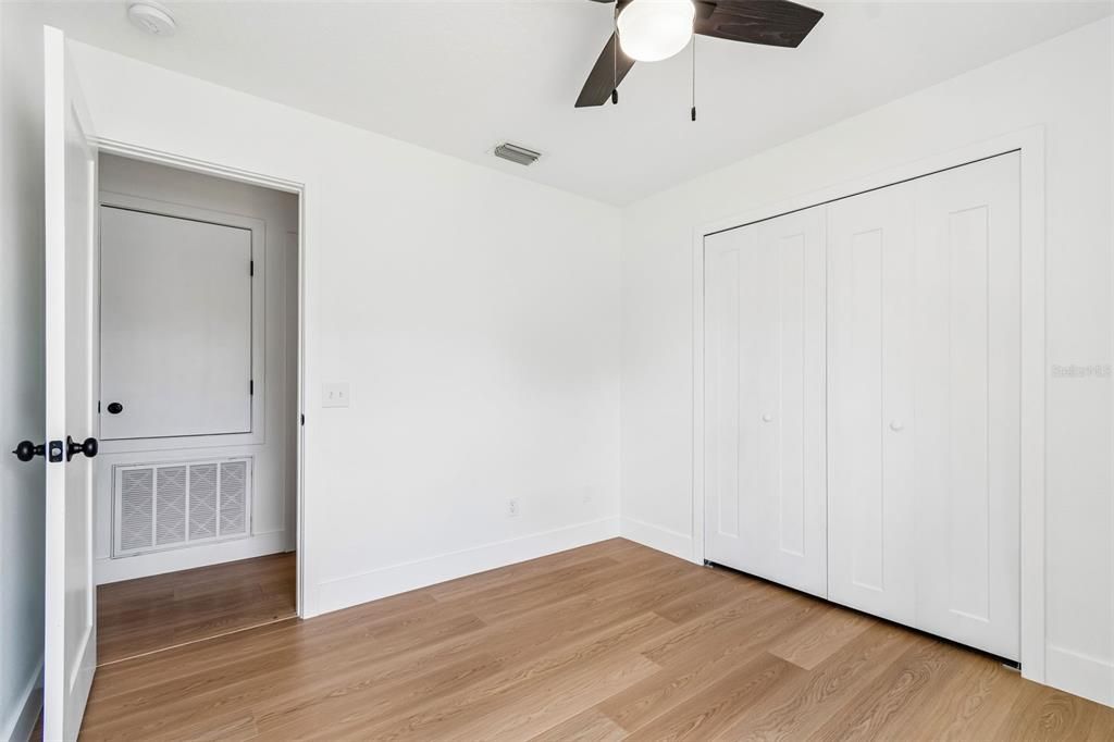 For Sale: $349,900 (3 beds, 2 baths, 1139 Square Feet)