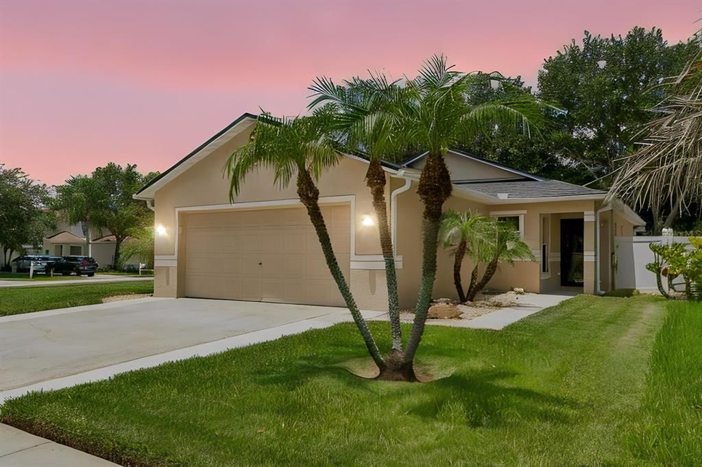 For Sale: $349,900 (3 beds, 2 baths, 1139 Square Feet)