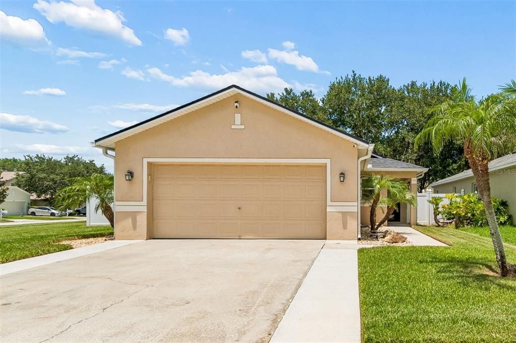 For Sale: $349,900 (3 beds, 2 baths, 1139 Square Feet)