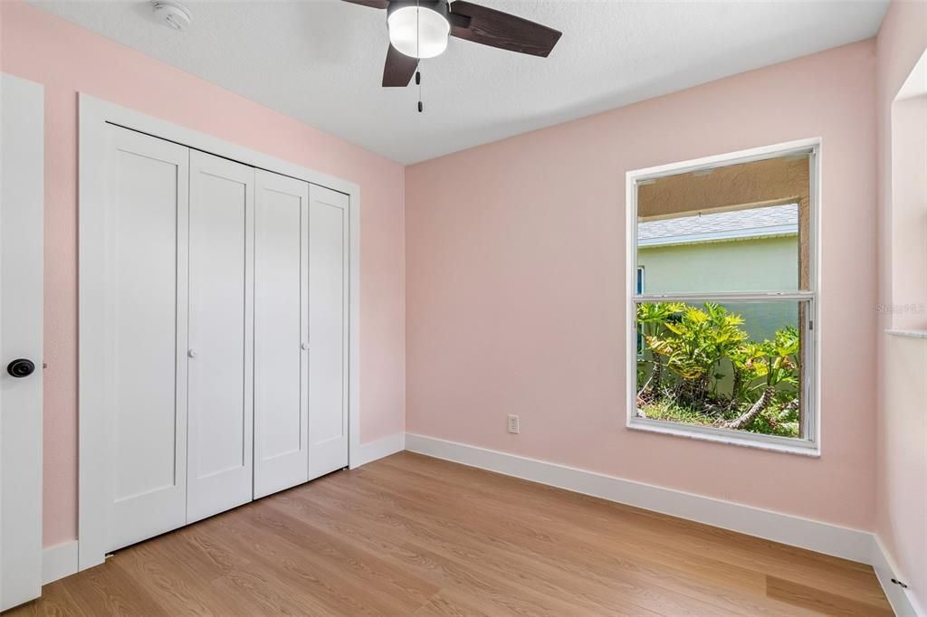 For Sale: $349,900 (3 beds, 2 baths, 1139 Square Feet)