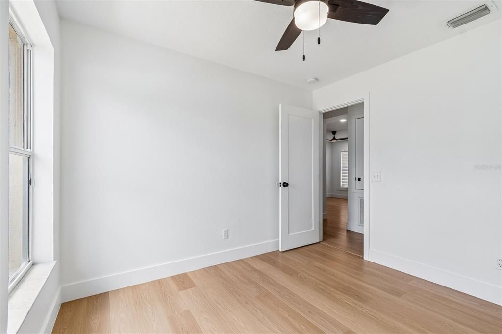 For Sale: $349,900 (3 beds, 2 baths, 1139 Square Feet)
