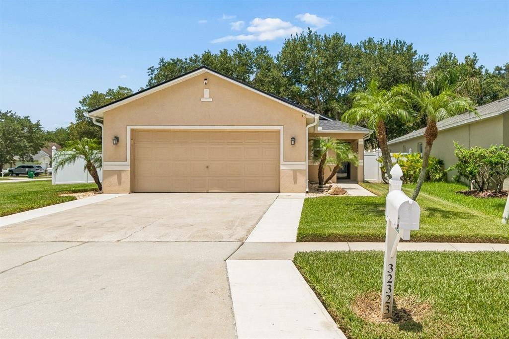 For Sale: $349,900 (3 beds, 2 baths, 1139 Square Feet)