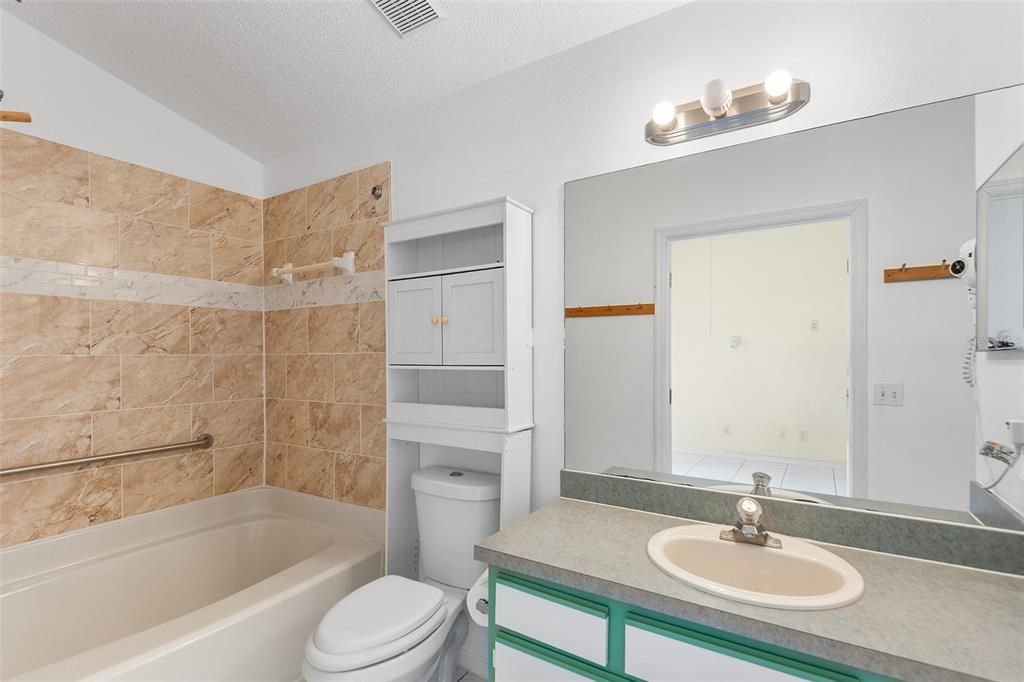 For Sale: $315,000 (3 beds, 3 baths, 1165 Square Feet)