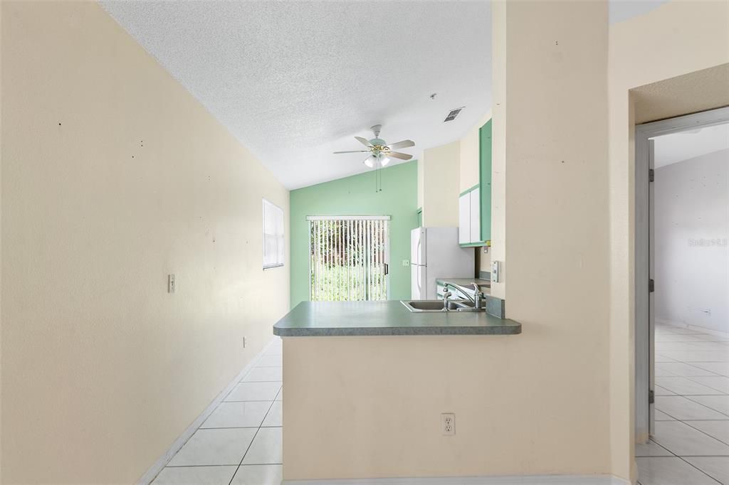 For Sale: $315,000 (3 beds, 3 baths, 1165 Square Feet)