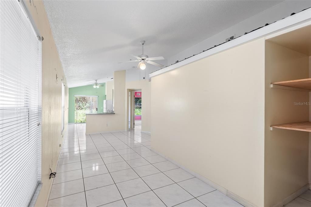 For Sale: $315,000 (3 beds, 3 baths, 1165 Square Feet)