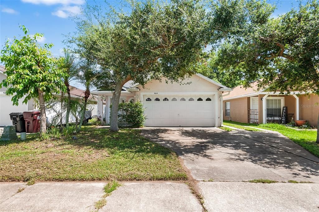 For Sale: $315,000 (3 beds, 3 baths, 1165 Square Feet)