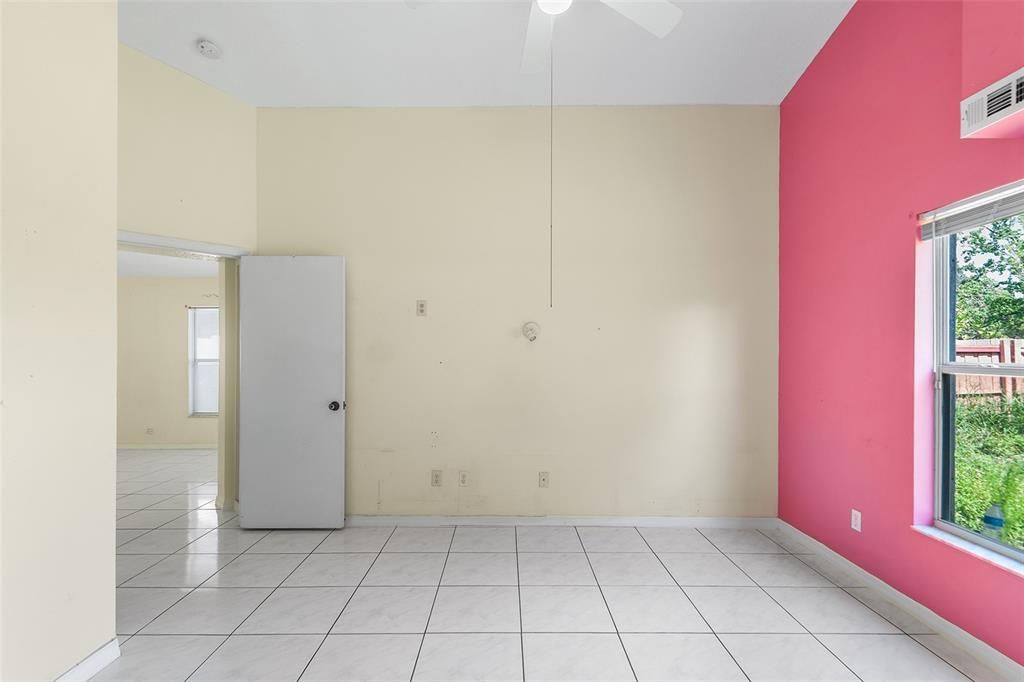 For Sale: $315,000 (3 beds, 3 baths, 1165 Square Feet)