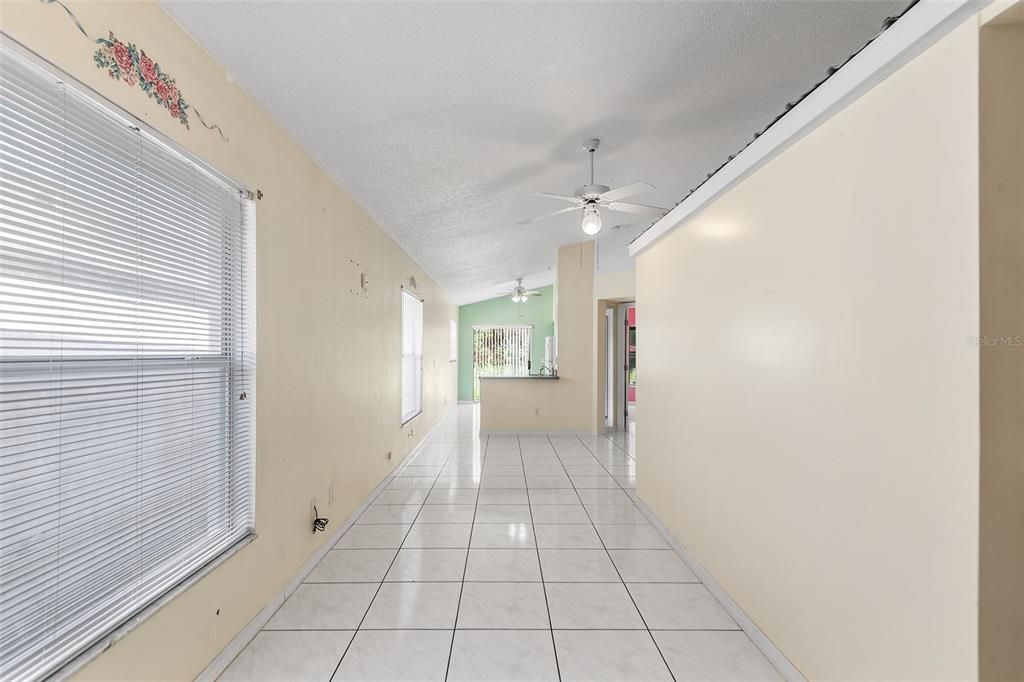 For Sale: $315,000 (3 beds, 3 baths, 1165 Square Feet)