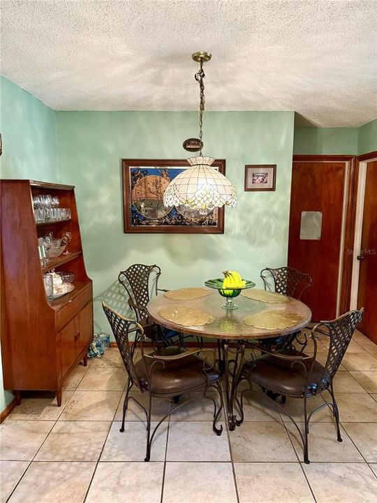 На продажу: $360,000 (4 спален, 3 ванн, 1886 Квадратных фут)