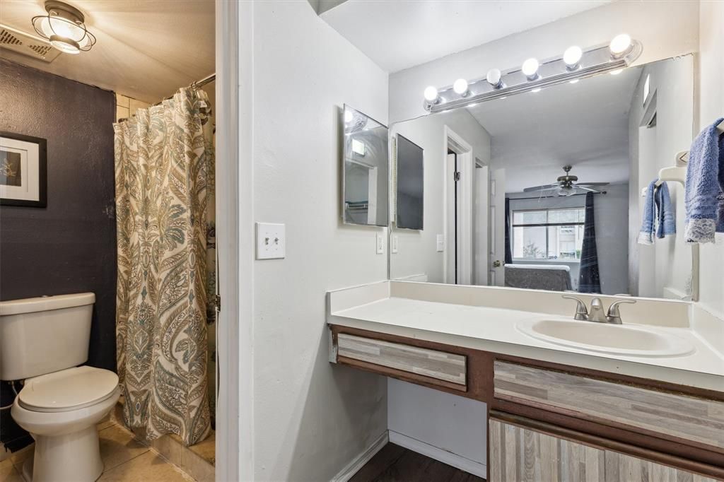For Rent: $1,700 (2 beds, 2 baths, 1132 Square Feet)