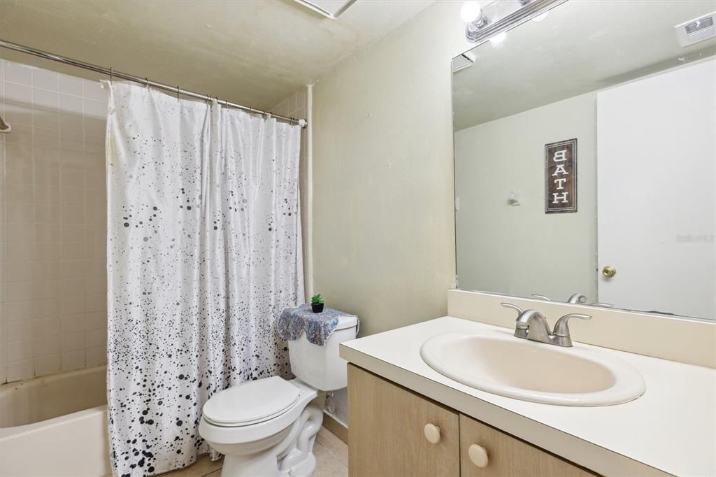 For Rent: $1,700 (2 beds, 2 baths, 1132 Square Feet)