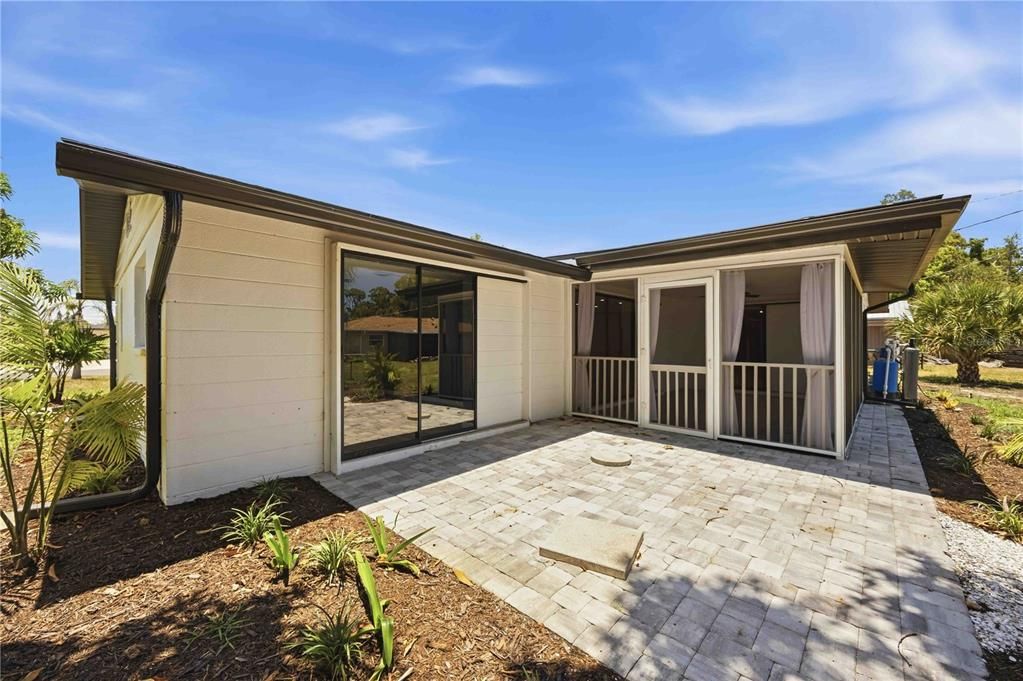 待售: $354,900 (2 贝兹, 2 浴室, 1116 平方英尺)
