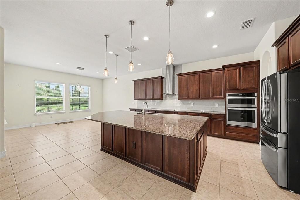 For Sale: $1,350,000 (5 beds, 4 baths, 4467 Square Feet)